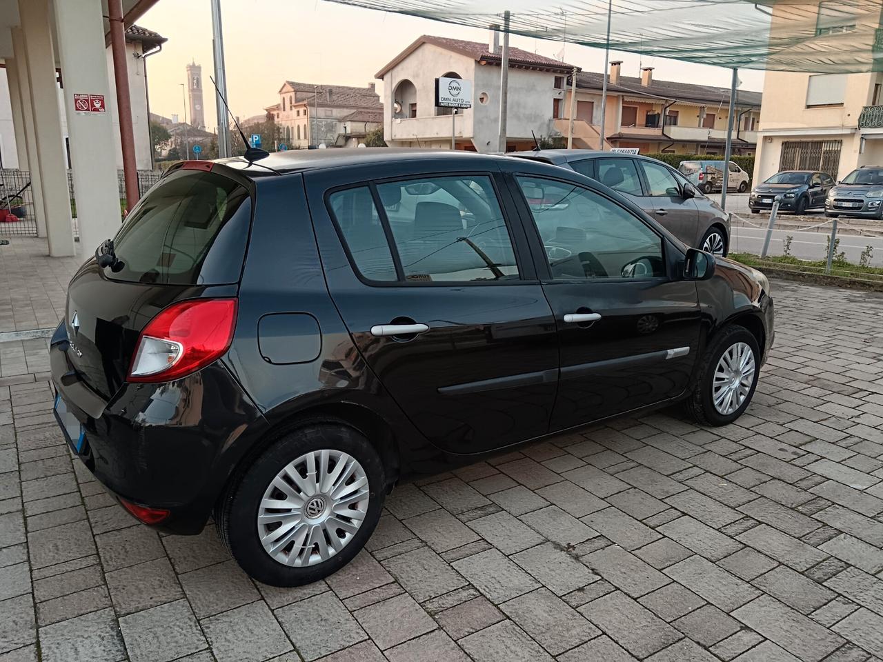 Renault Clio 1.2 16V 5 porte Dynamique