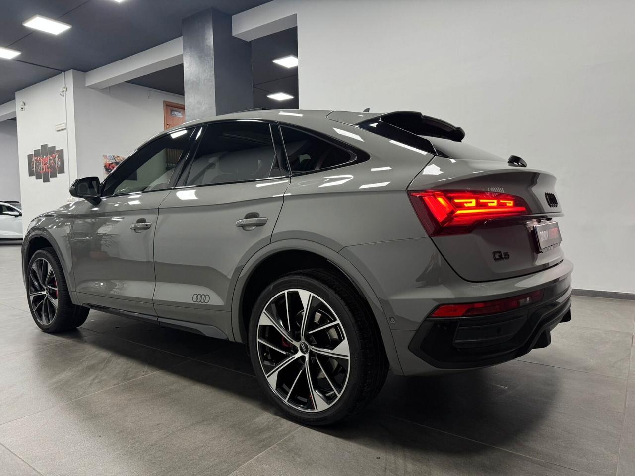 AUDI Q5 SPORTBACK 40 TDI QUATTRO S-TRONIC S-LINE EDITION
