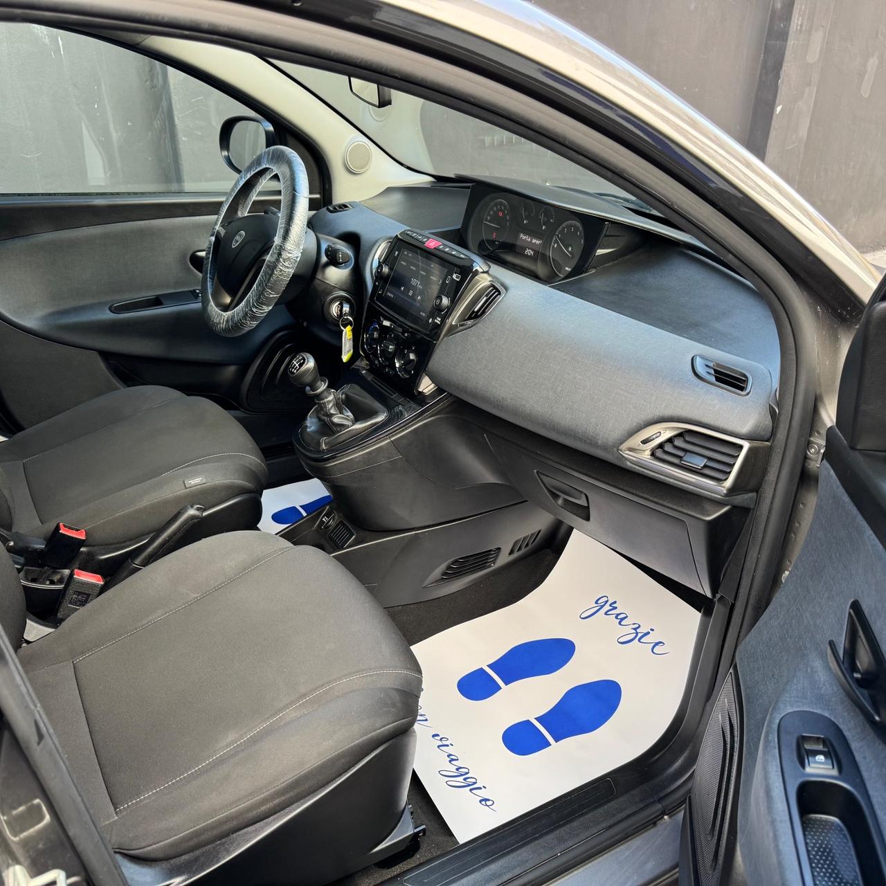 Lancia Ypsilon GOLD 1.0 HYBRID