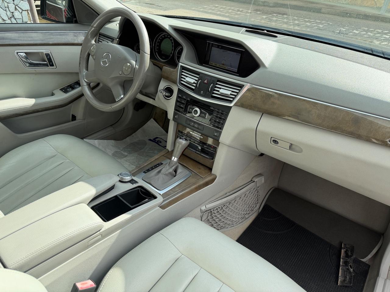 Mercedes-benz E 220 CDI BlueEFFICIENCY Avantgarde AMG