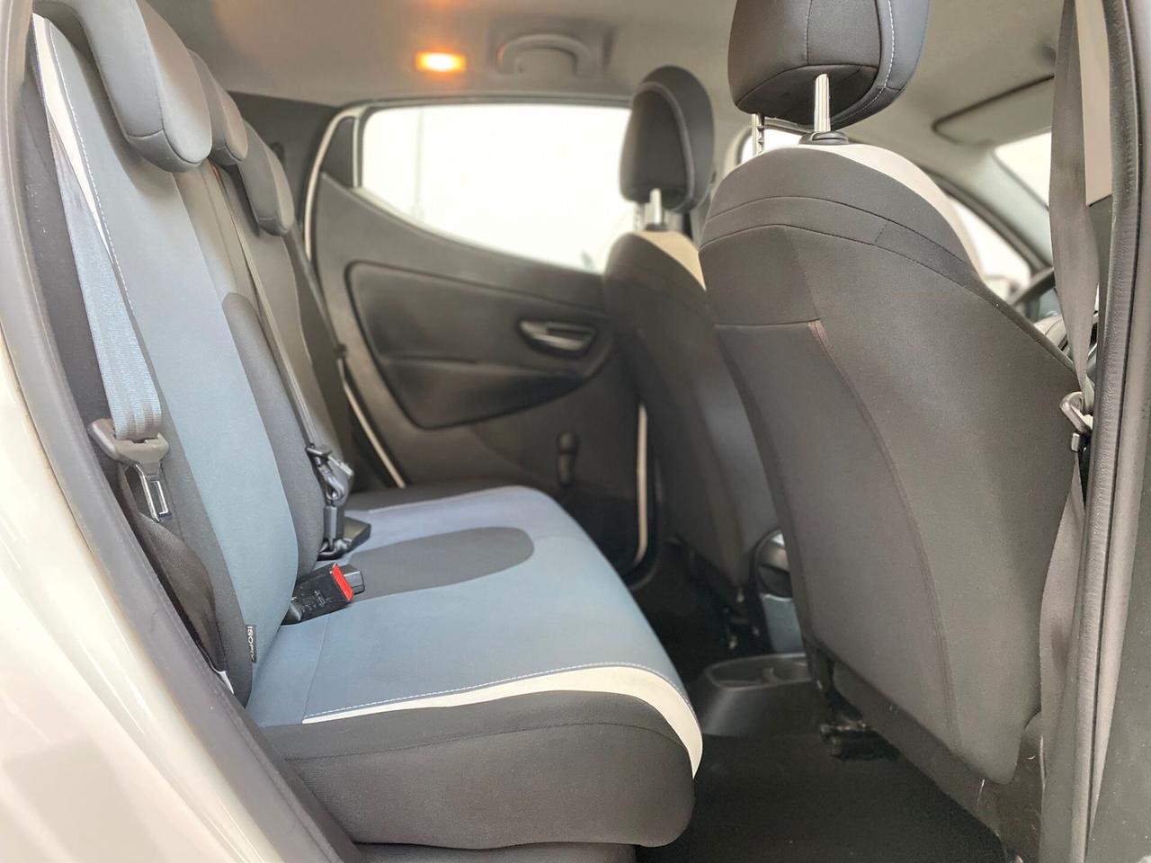 Lancia Ypsilon 1.2 69 CV 5 porte ELLE