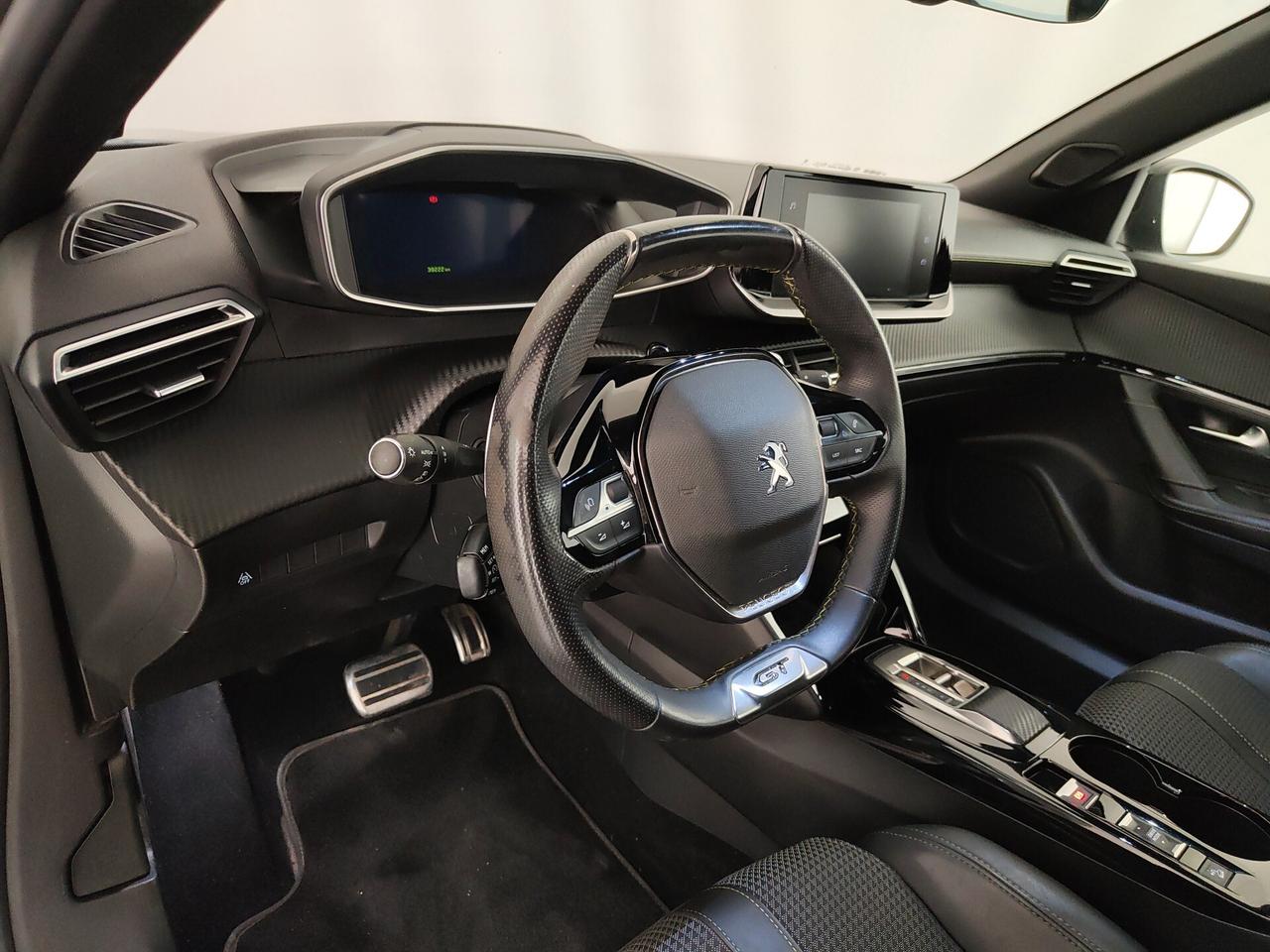 Peugeot 2008 BlueHDi 130 S&S EAT8 GT