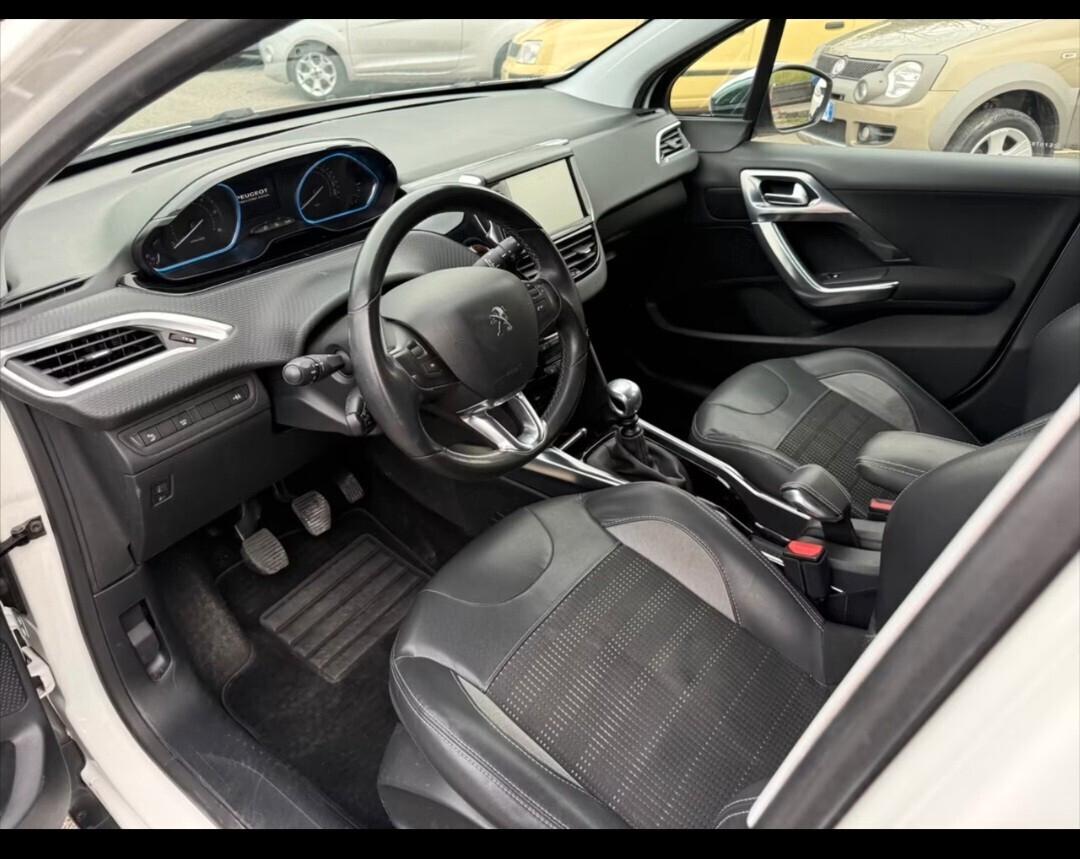 Peugeot 2008 1.6 e-HDi 92 CV "Allure" NAVI
