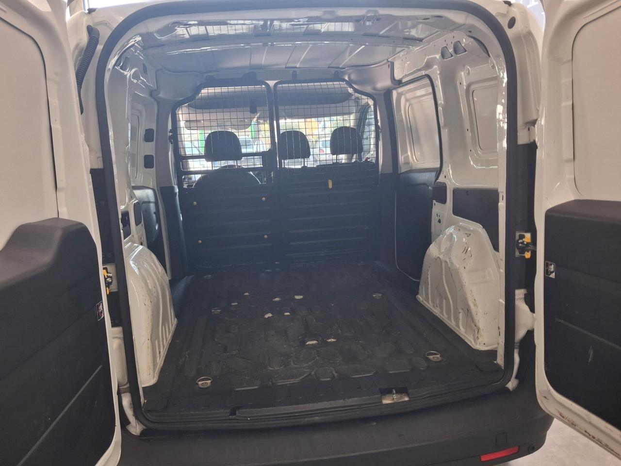 Fiat Doblò 1.4 16V 120CV 3 posti gpl