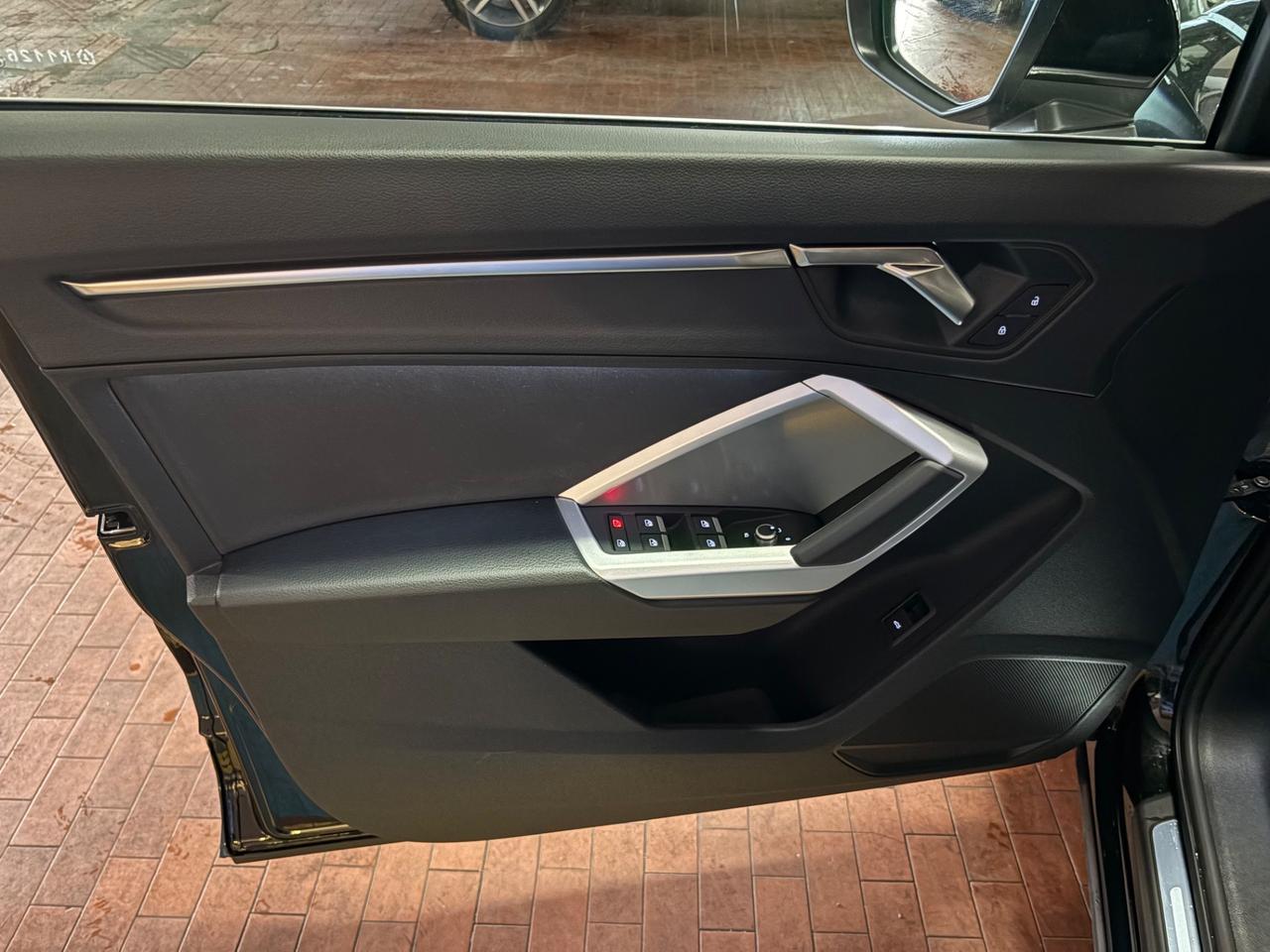 Audi Q3 40 TFSI quattro S tronic Business Advanced