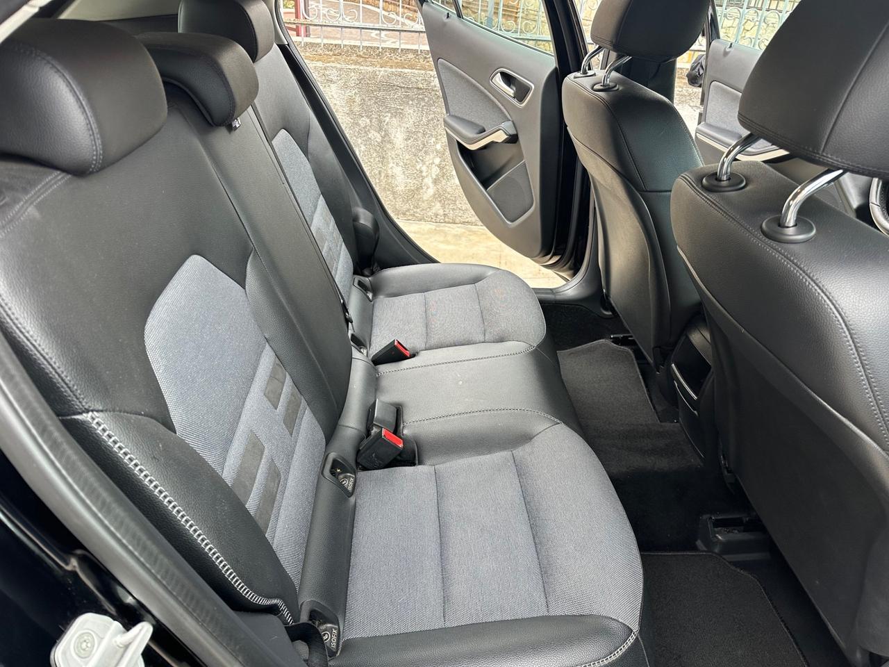 Mercedes-benz GLA 180 d Business