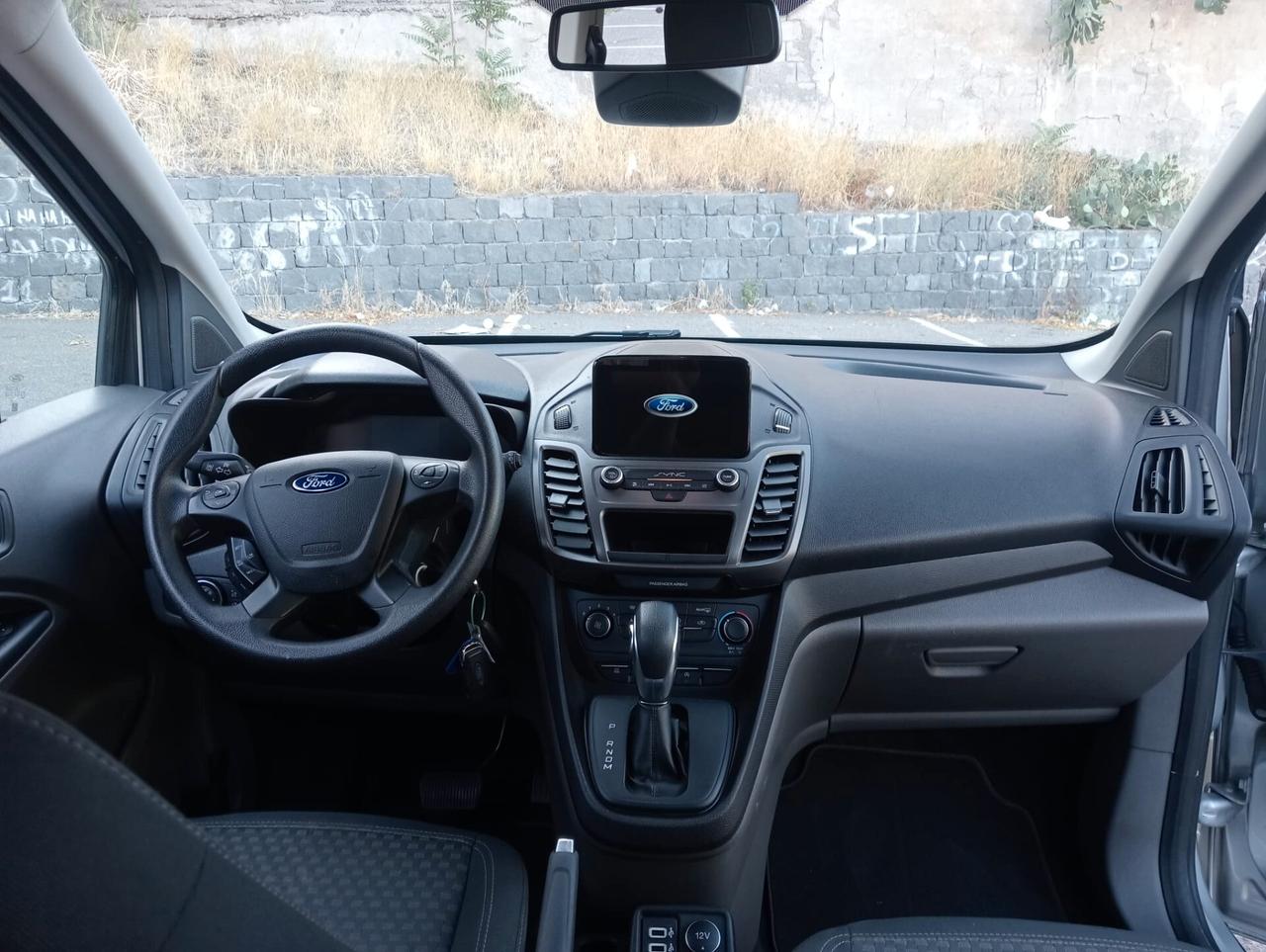 Ford Tourneo Connect Pianale ribassato con rampa disabili in carrozzina