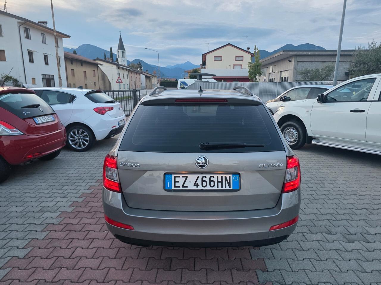 Skoda Octavia 1.6D fuul automatic garantita 12 mesi