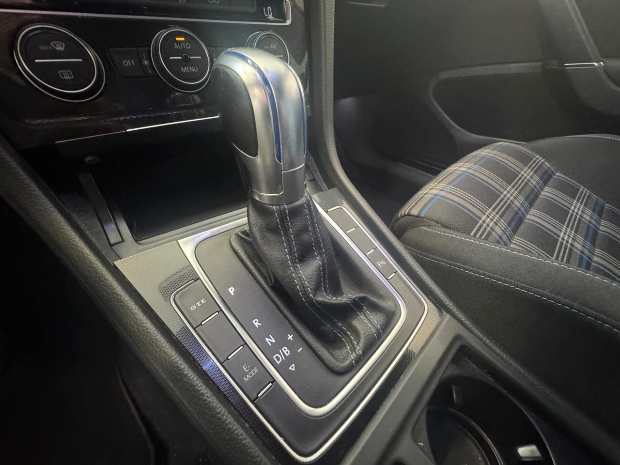 VOLKSWAGEN Golf GTE 1.4 TSI DSG
