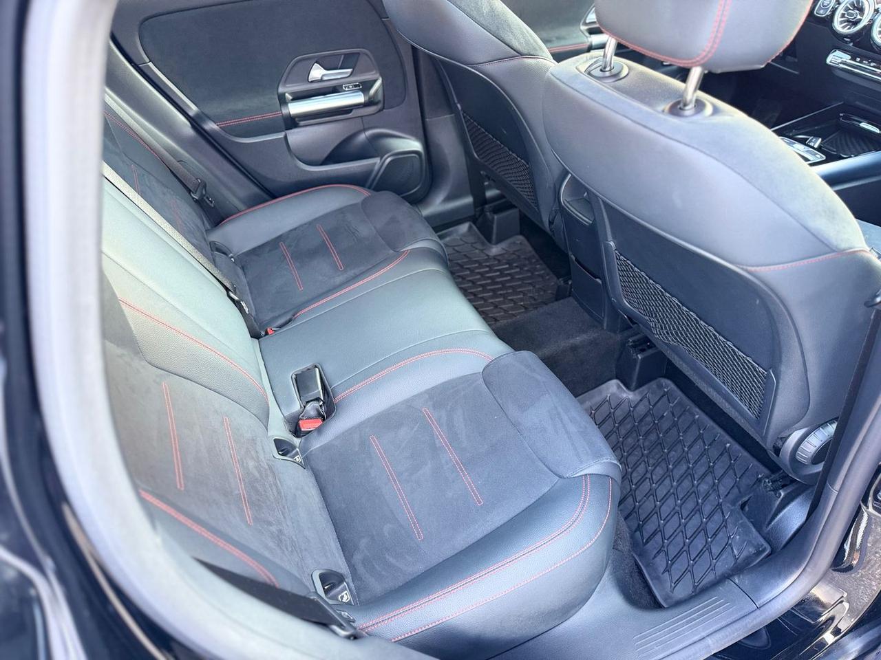 Mercedes-Benz GLA 200 AMG Line Premium GLA 2 #9504