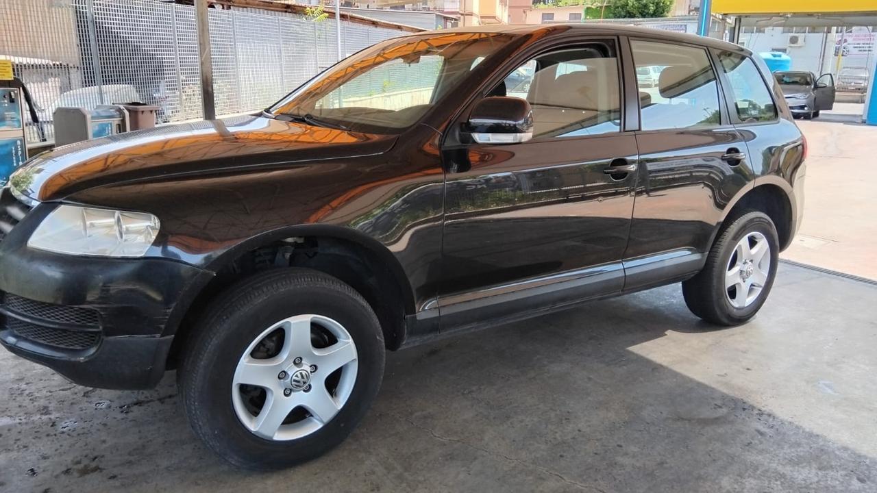Volkswagen Touareg 2.5 TDI