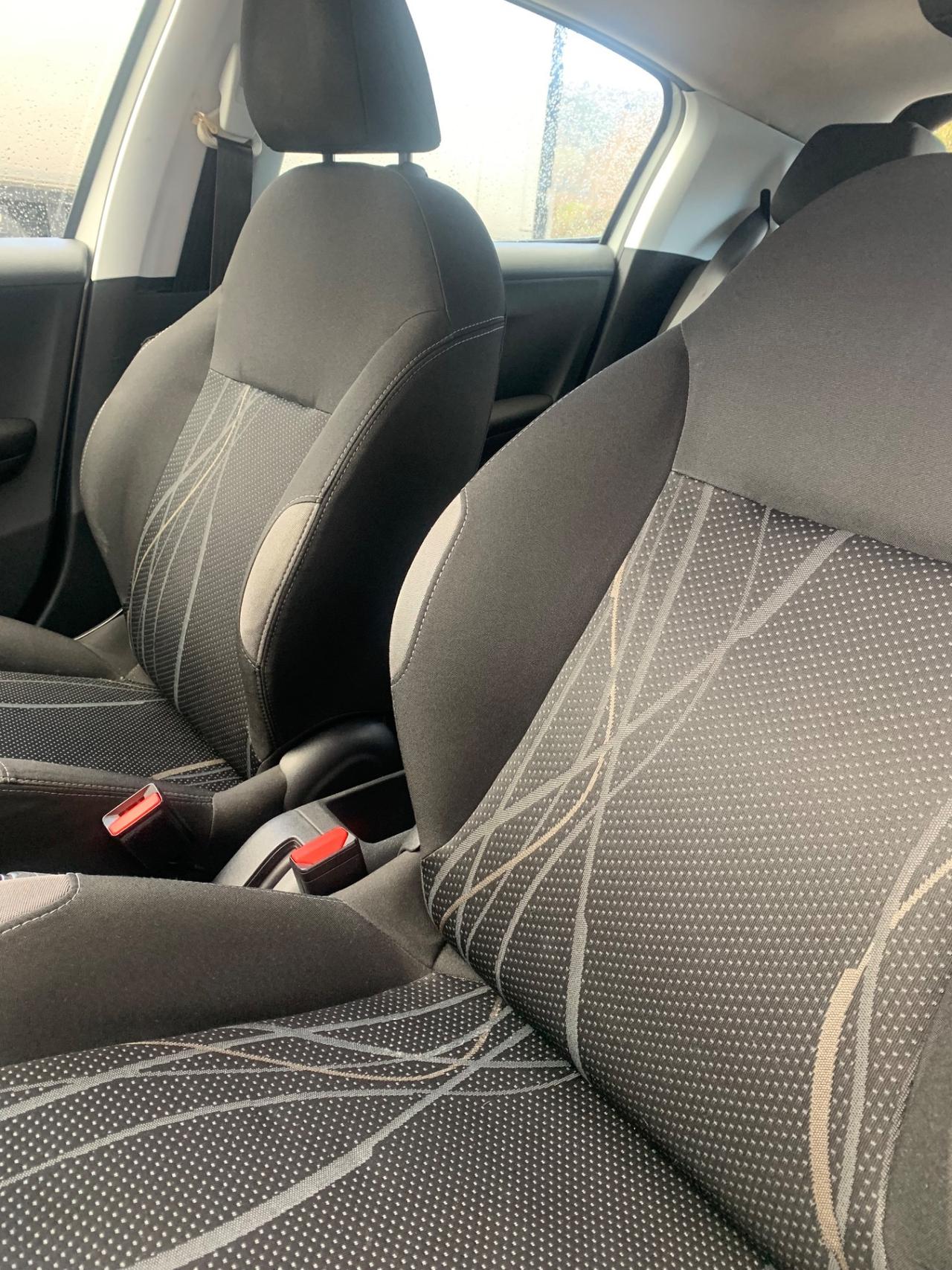 Peugeot 208 1.4 HDi 68 CV 5 porte Allure