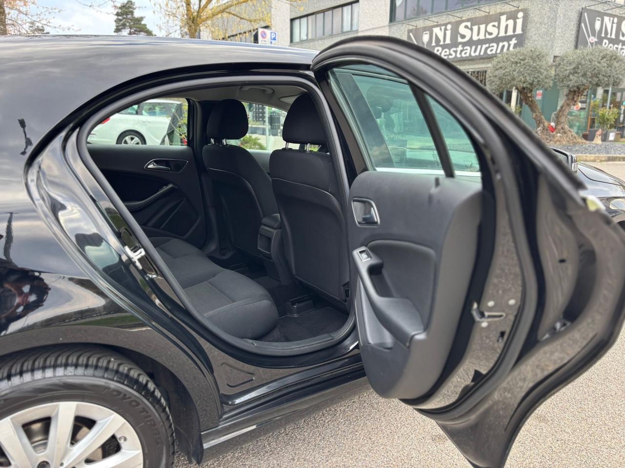 Mercedes-benz A 180 d Automatic Advanced