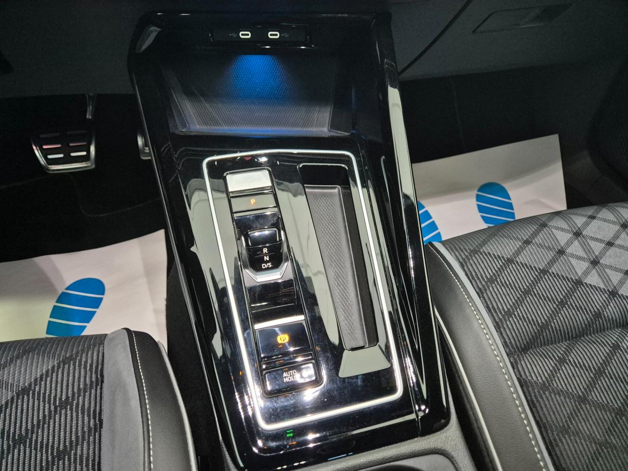 VOLKSWAGEN Golf Variant 2.0 TDI 150 CV DSG R-Line