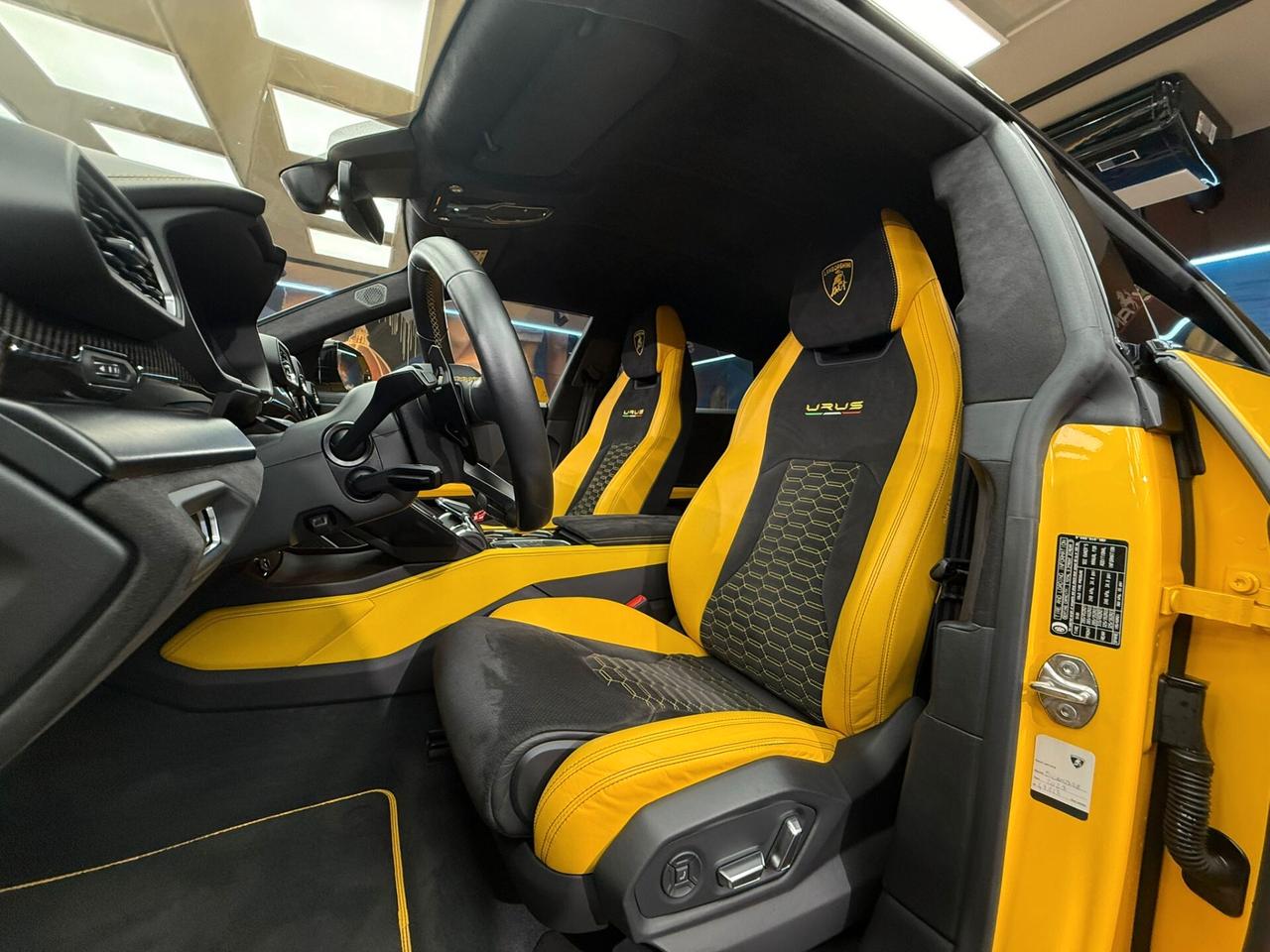 Lamborghini Urus 4.0 (878)