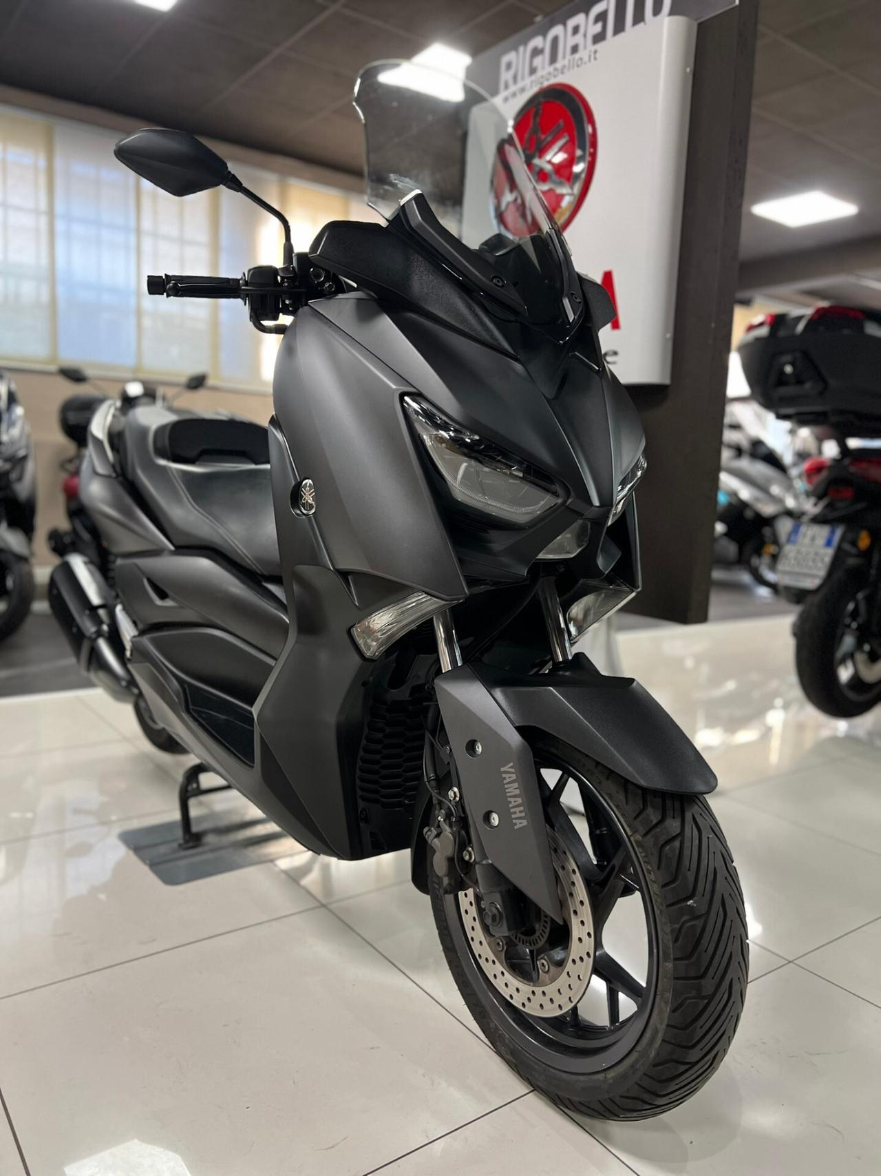 Yamaha X-Max 300