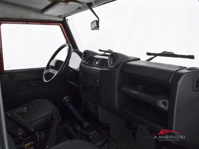 LAND ROVER Defender 90 2.4 TD4 Station Wagon E