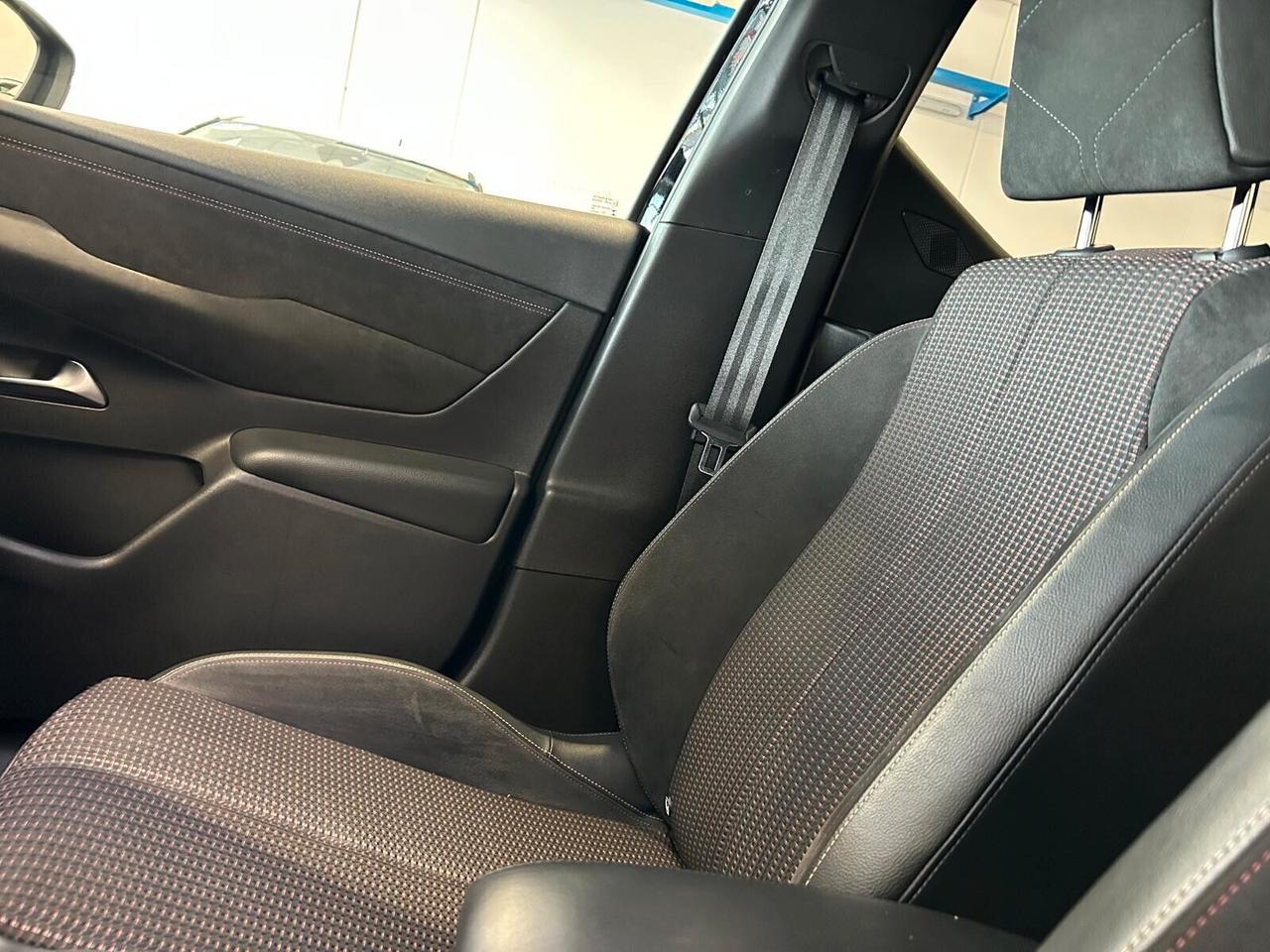 Ds DS3 Crossback PERFORMANCE LINE PureTech 130 aut. SPOTICAR