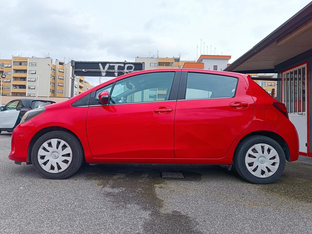 Toyota Yaris 1.0 5 porte Active