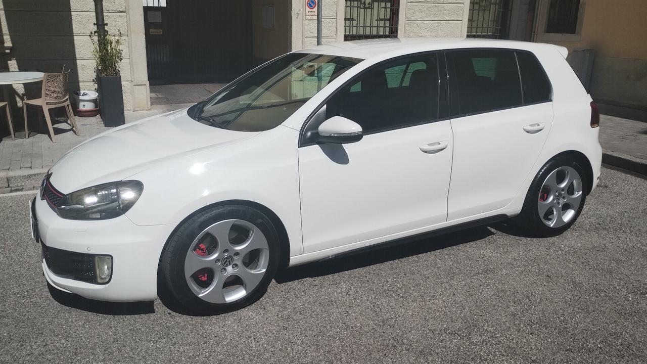 Volkswagen Golf GTI 2.0 TSI DSG 5p.