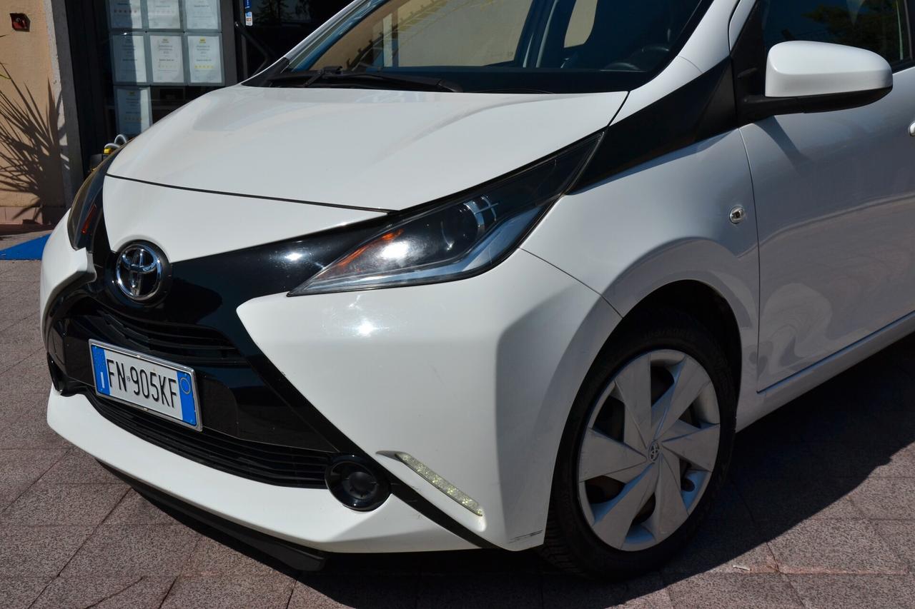 Toyota Aygo 1.0 69CV X-PLAY AUTOMATICA **PREZZO REALE**