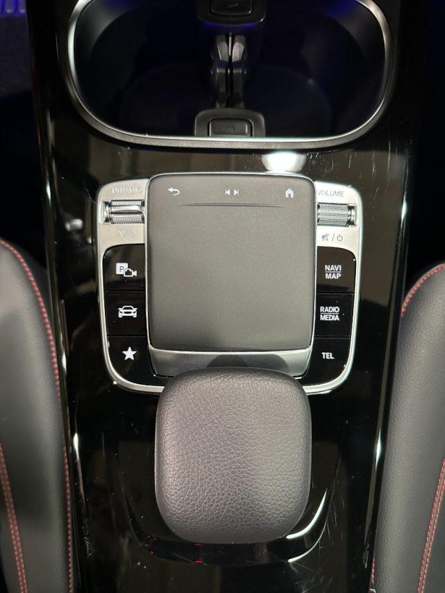 MERCEDES-BENZ A 180 Premium AMG - Auto-18"-Multibeam-Tetto-Pack Luci