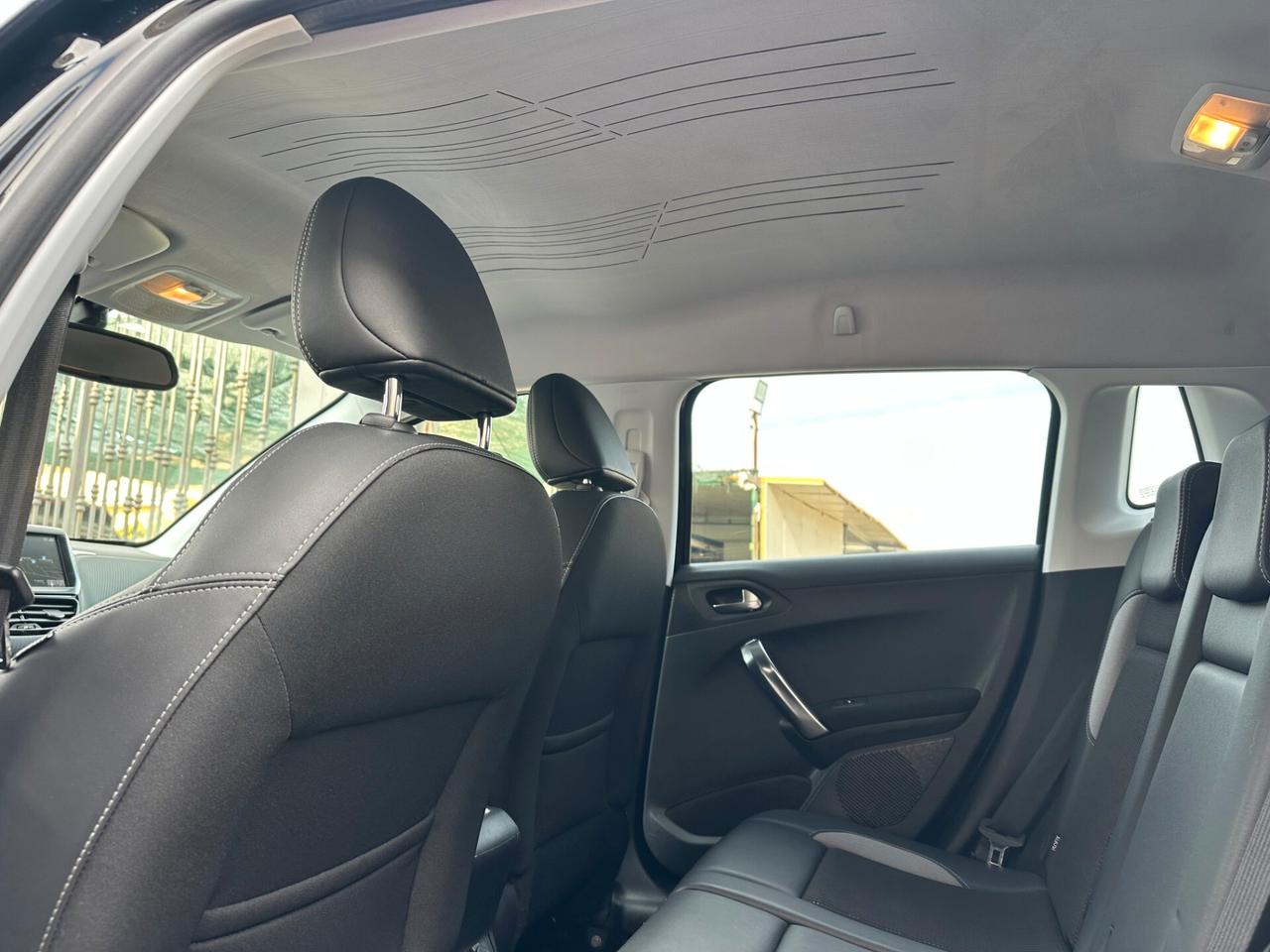 Peugeot 2008 Allure 1.6 Diesel 120 Cv 2016 km 154.000