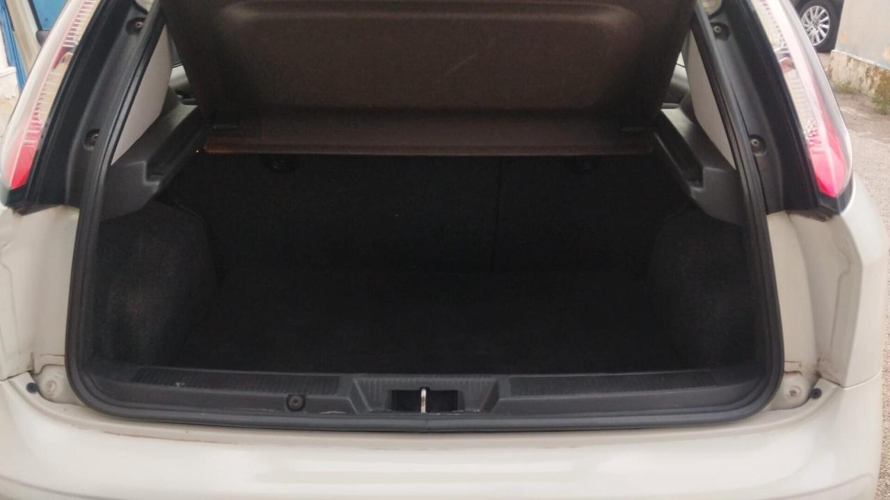 PROMOZIONE ESTIVA Fiat Punto 1.4 8V 5 porte Natural Power Lounge