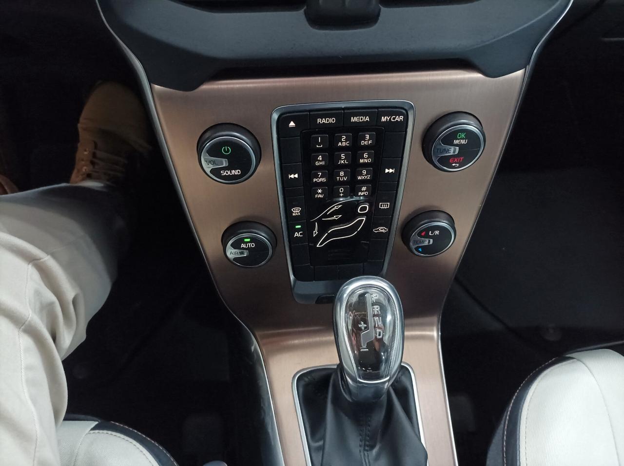 Volvo V40 Cross Country D3 CV 150 Geartronic Momentum 05/2013