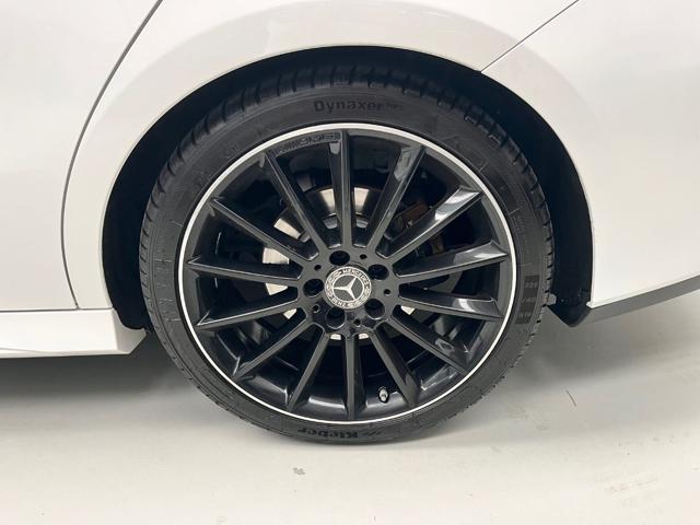 MERCEDES-BENZ CLA 200 d Automatic Premium Amg Night Edition Full