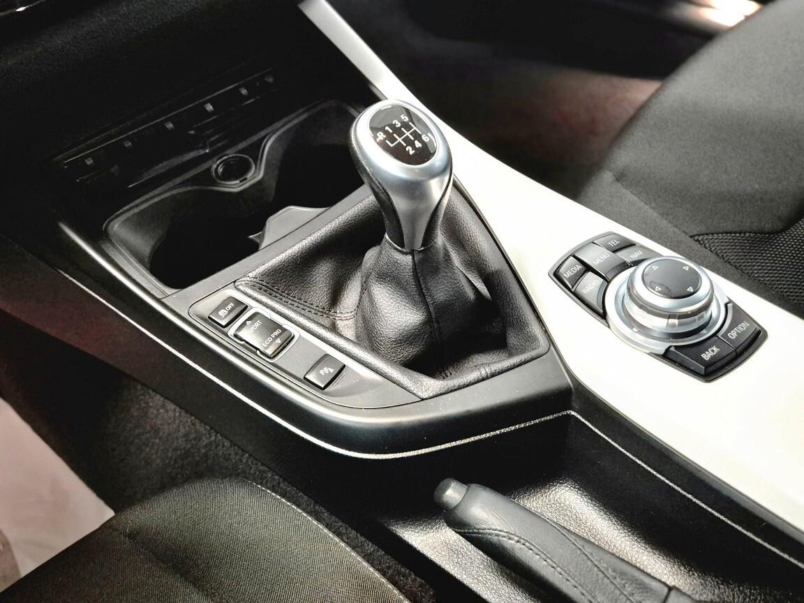 Bmw 116 116d 5p. Urban