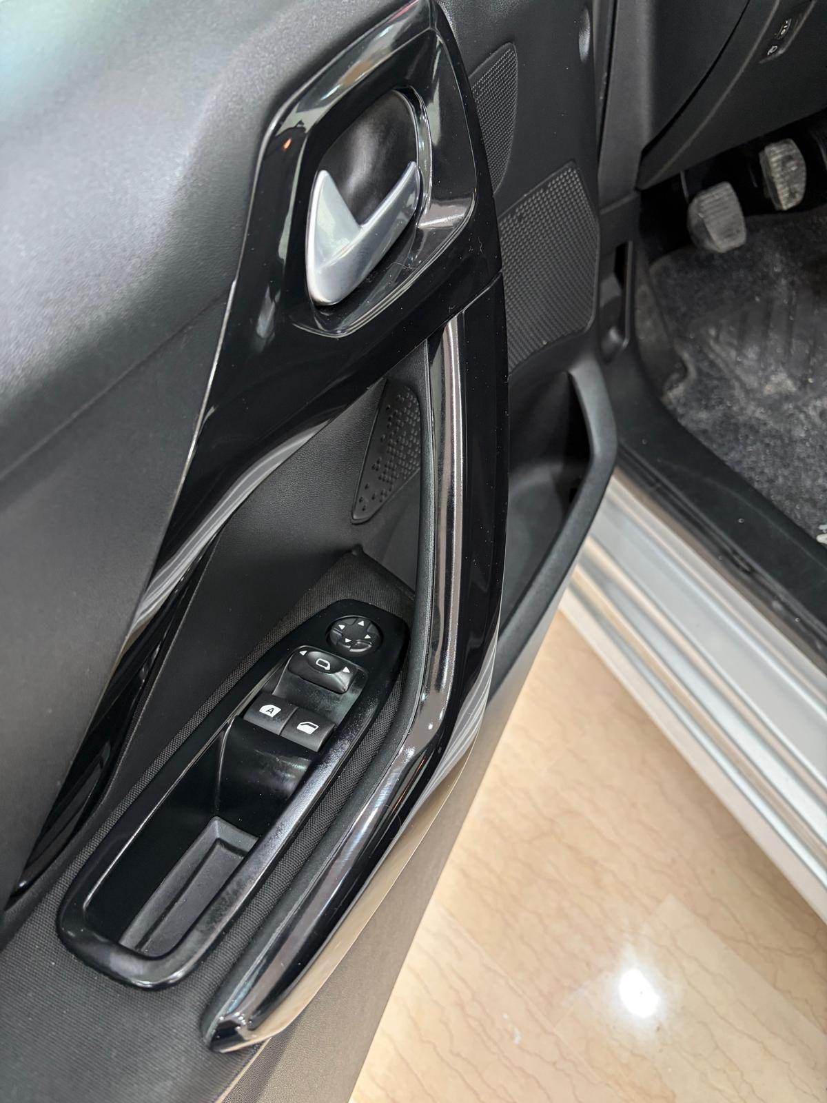 Peugeot 208 PureTech 68 3 porte Active