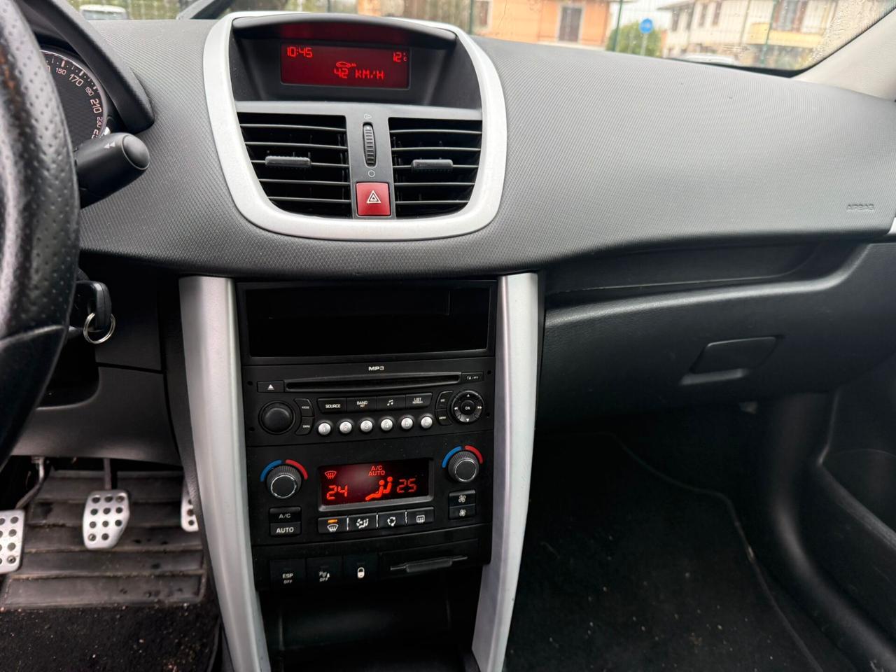 Peugeot 207 1.6 THP 175CV 3p. Le Mans Series