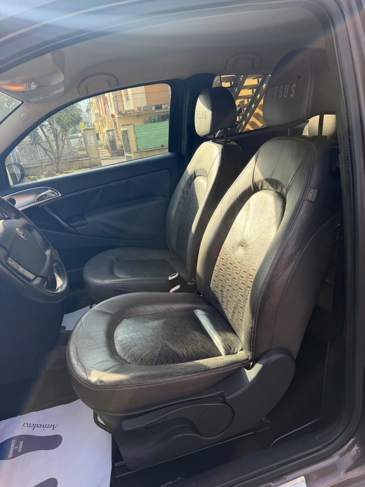 Lancia Ypsilon 1.2 Versus