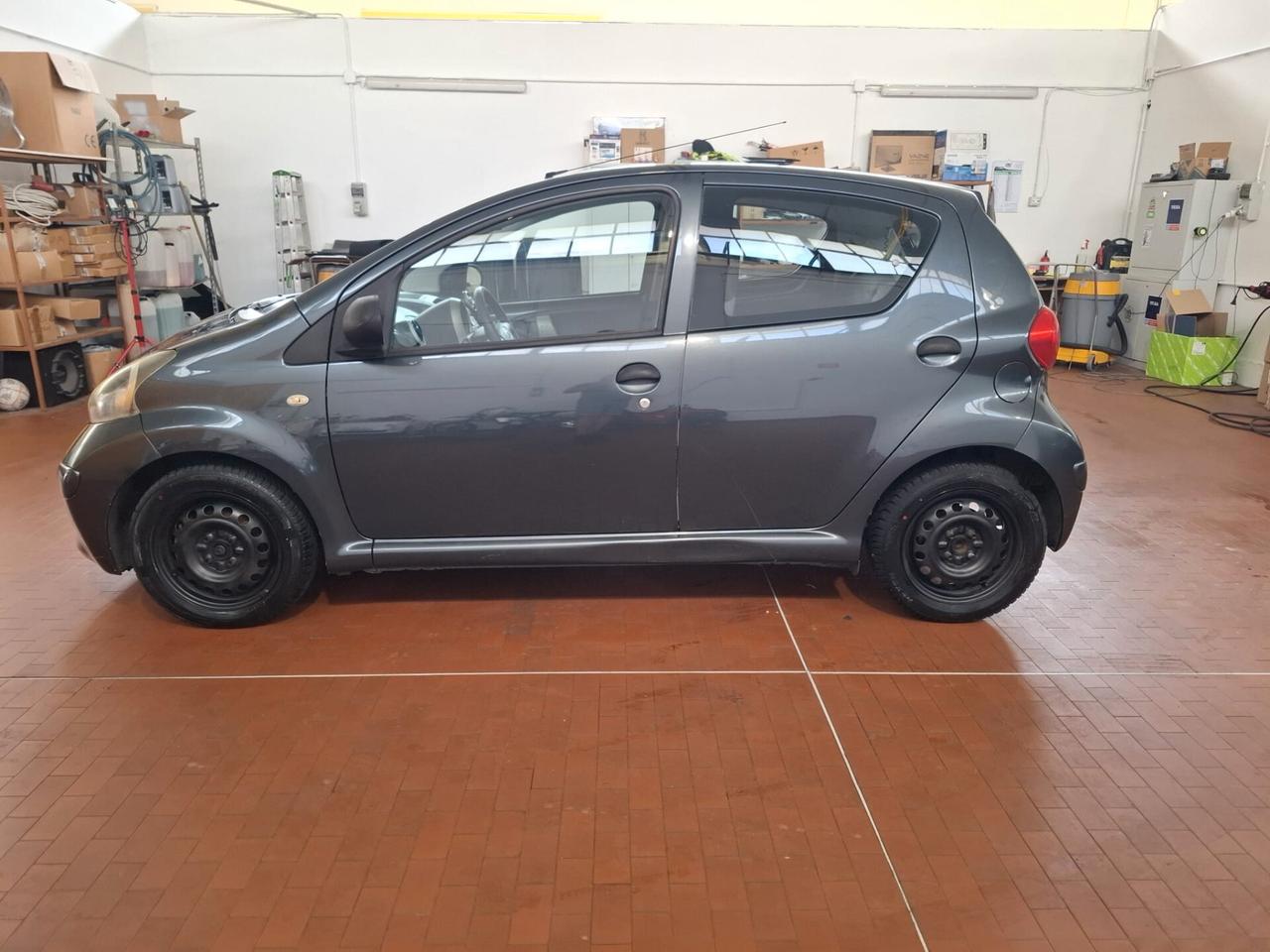 Toyota Aygo 1.0 12V VVT-i 5 porte Now