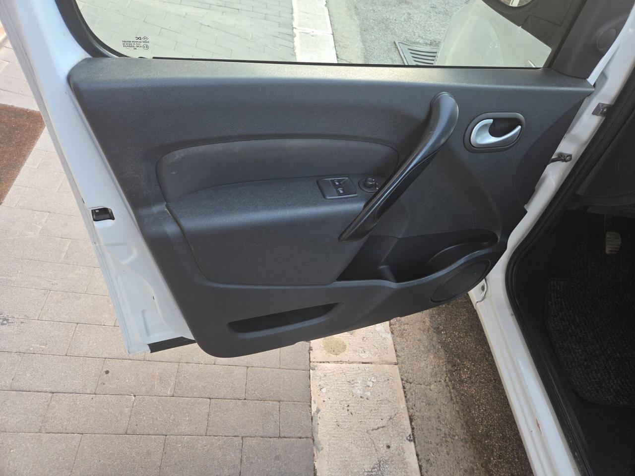 RENAULT KANGOO 1.5 DCI 95 CV ANNO 2021 5 POSTI N1 KM CERTIFICATI