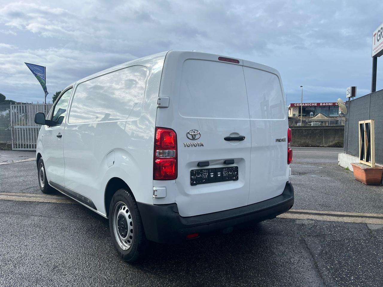 Toyota Proace 1.5D 100CV P.LUNGO