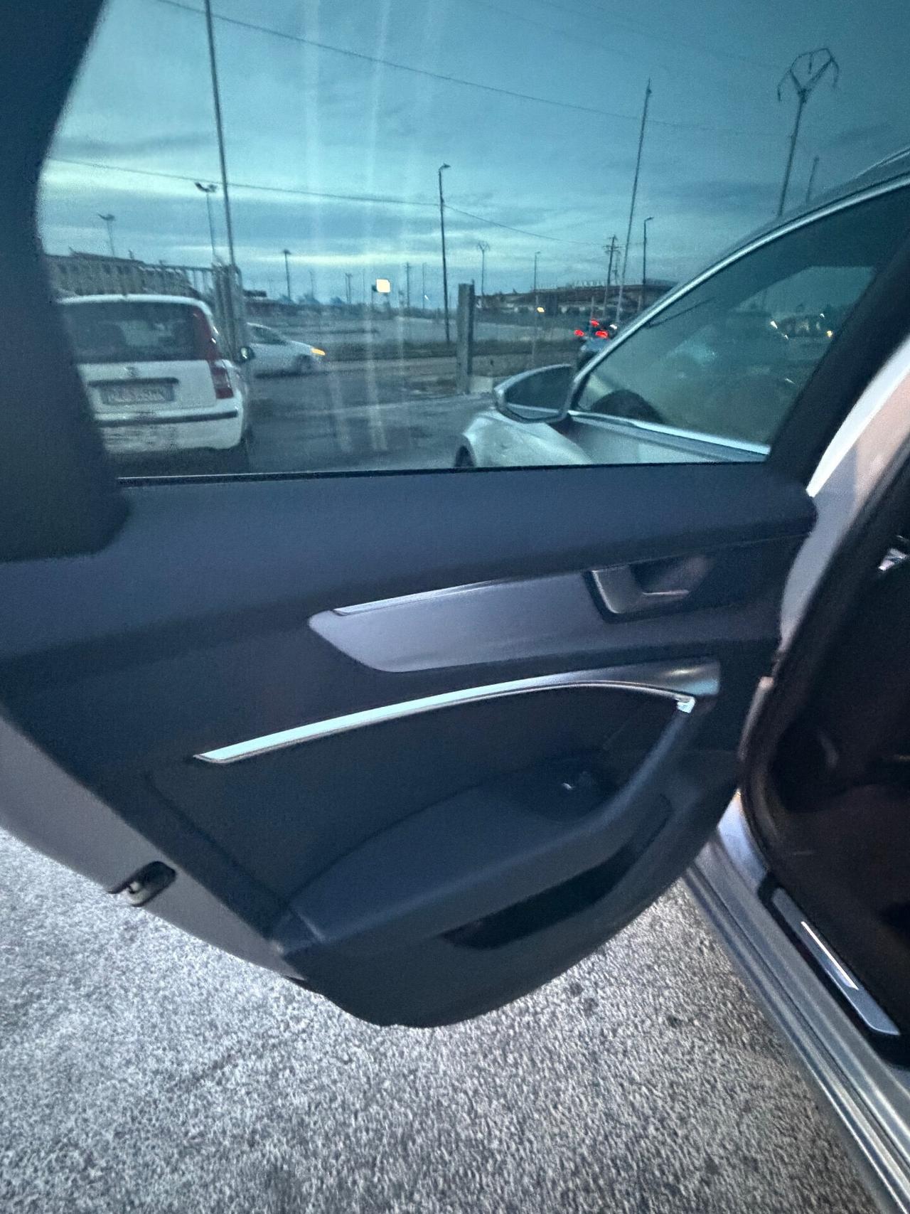 Audi A6 Avant 50 3.0 TDI quattro tiptronic Business Plus