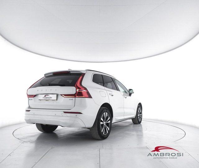 VOLVO XC60 2.0 b4 Momentum Pro auto - PER OPERATORI DEL SETTO