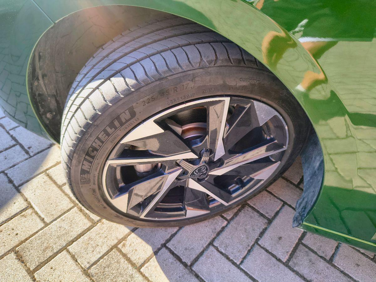 PEUGEOT - 308