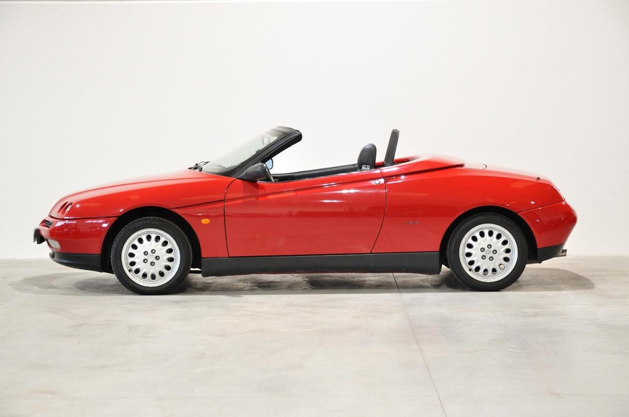 Alfa Romeo Spider 2.0i 16V Twin Spark cat