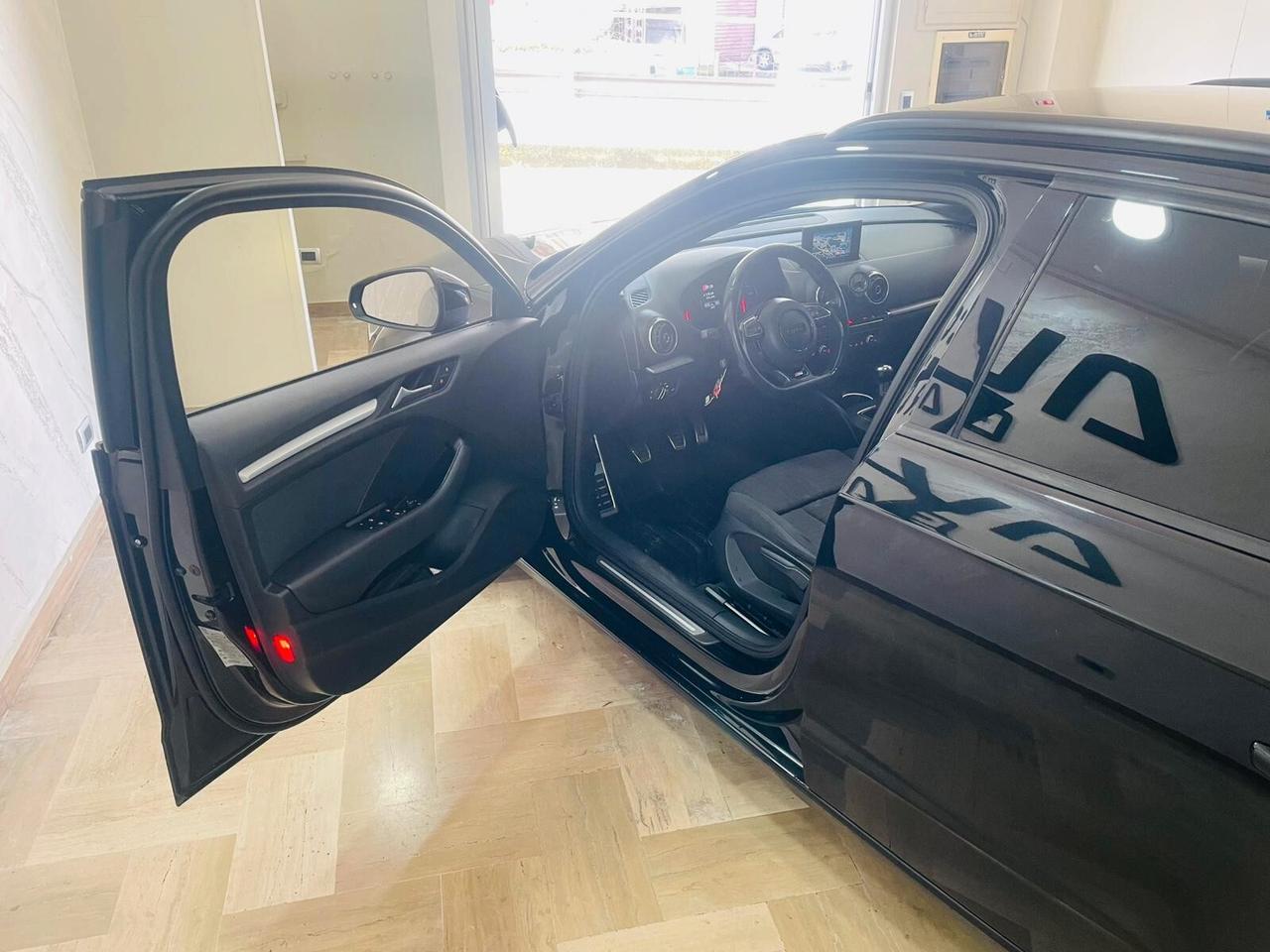 Audi A3 Sedan 1.6 TDI S-Line