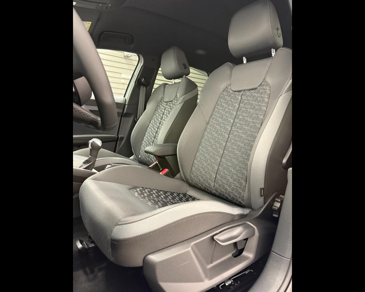 AUDI A1 SPORTBACK 30 TFSI S-TRONIC IDENTITY BLACK