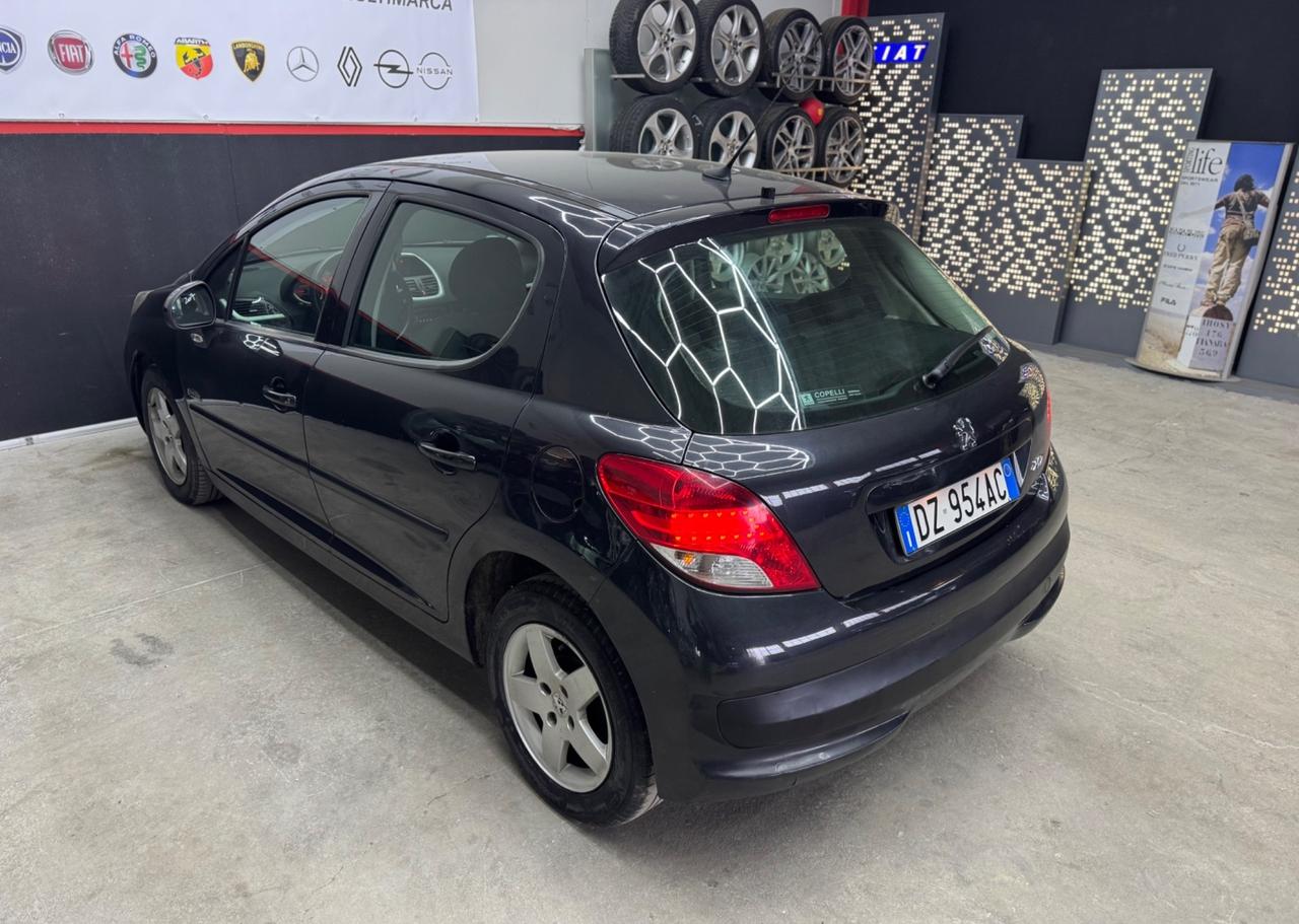 Peugeot 207 1.4 HDi ADATTA NEOPATENTATI 70CV 5p. XS