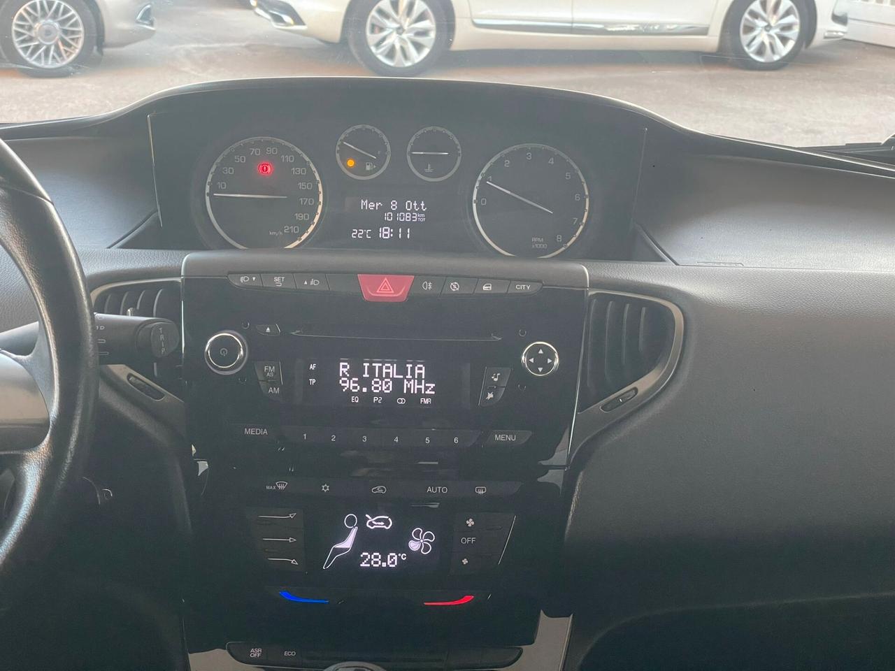 Lancia Ypsilon 0.9 TwinAir 85 CV 5 porte S&S Platinum