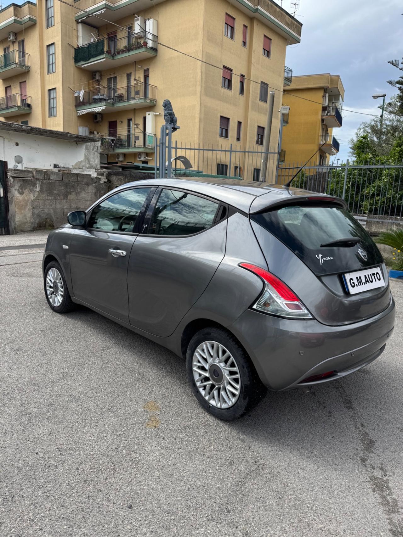 Lancia Ypsilon 1.2 69 CV GPL 2014