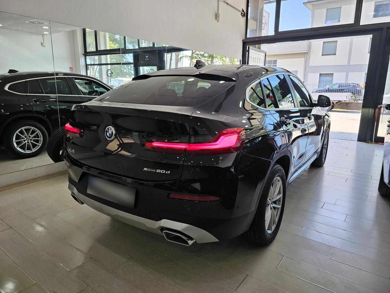BMW X4 Xdrive 20d mhev Tetto cam Nav PDC Full LED