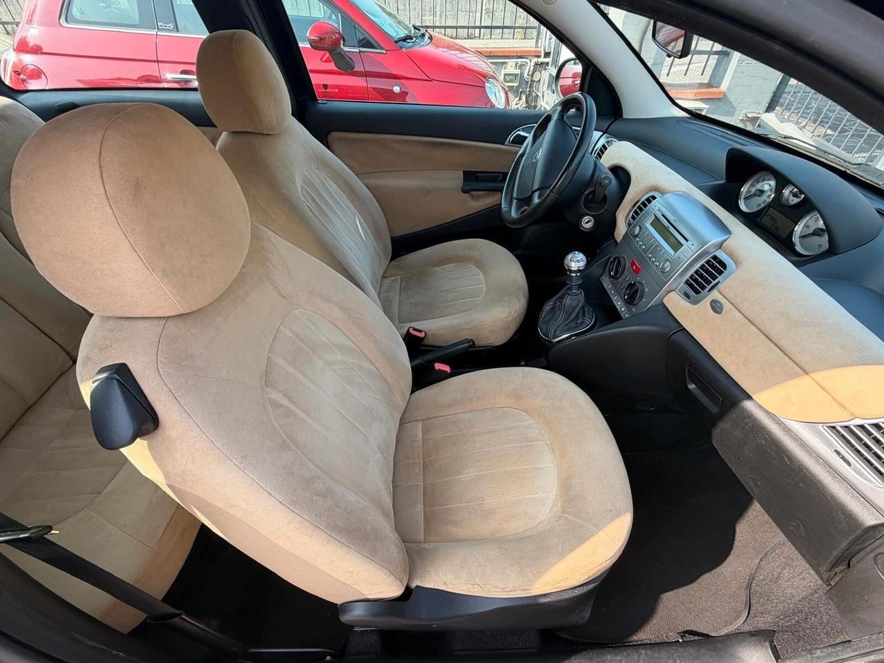 Lancia Ypsilon 1.2 69 CV 5P NEOPATENTATI