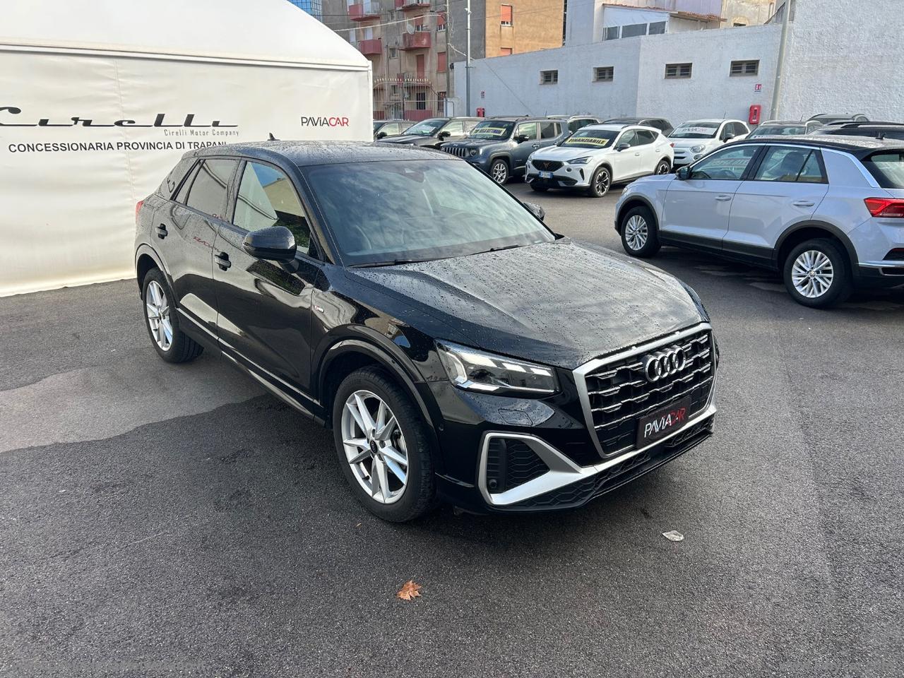 AUDI Q2 35 TFSI S tronic Identity Black