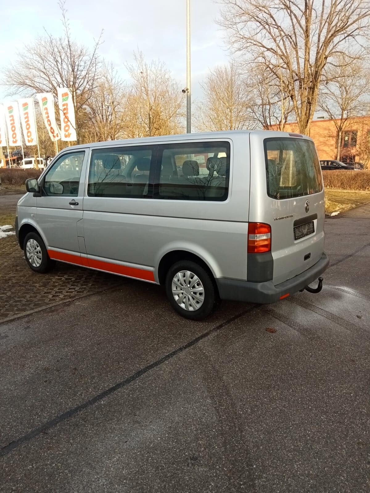 Volkswagen Transporter Caravelle 2.5 TDI/131CV PL Trendline